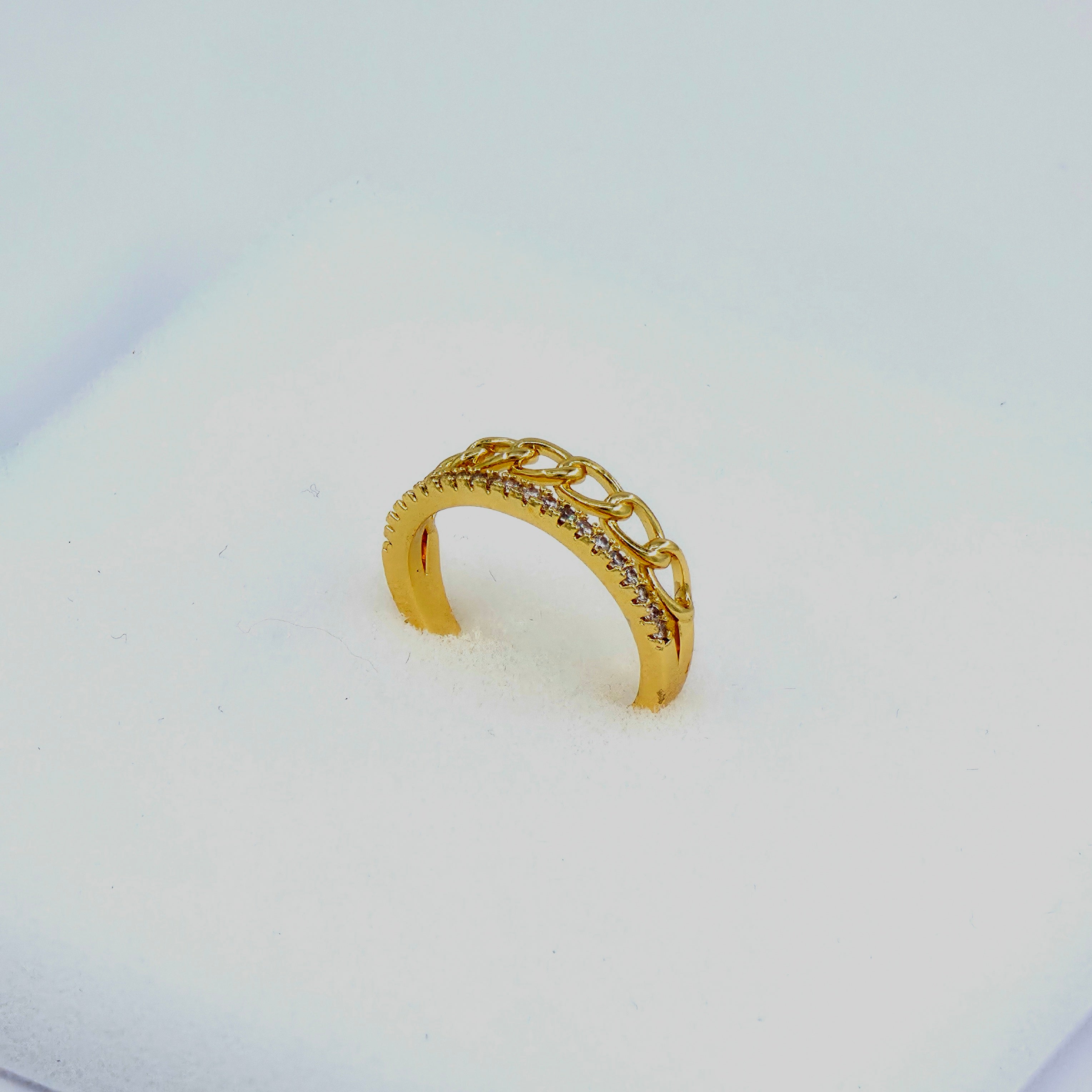 Bague dorée "Pure Élégance"